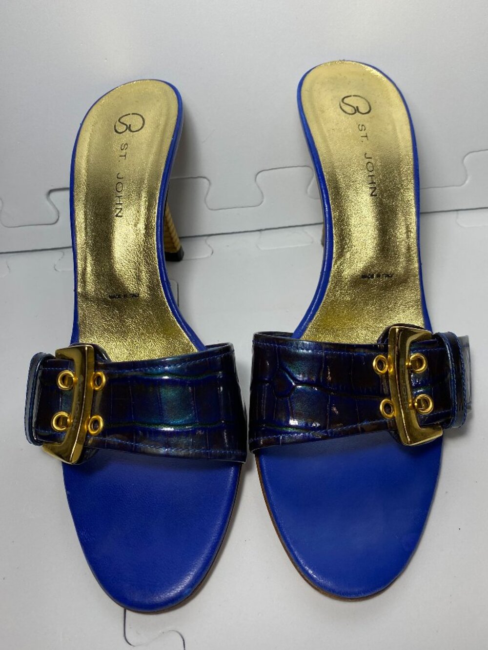 ST JOHN Made in ITALY Blue Croc Leather Heels Mules Slides Gold Buckle Logo 8B